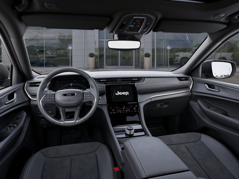 New 2025 Jeep Grand Cherokee L Altitude image 22