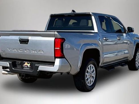 Used 2026 Toyota Tacoma SR5 image 5