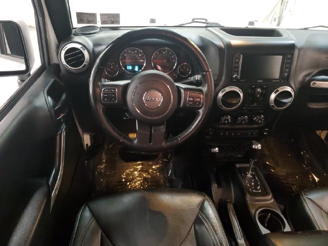 Used 2018 Jeep Wrangler Unlimited Sahara w/ Connectivity Group AWD/4WD image 15
