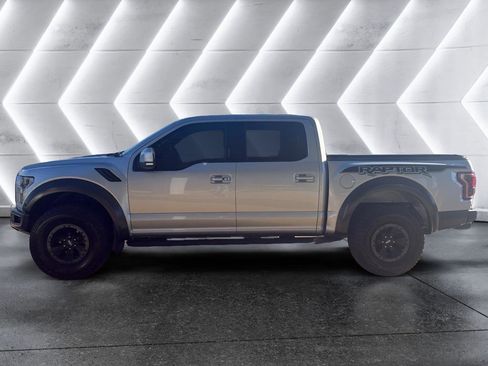 Used 2018 Ford F150 Raptor w/ Equipment Group 802A Luxury image 3
