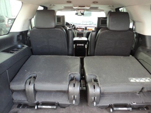 Used 2014 Cadillac Escalade Platinum image 9