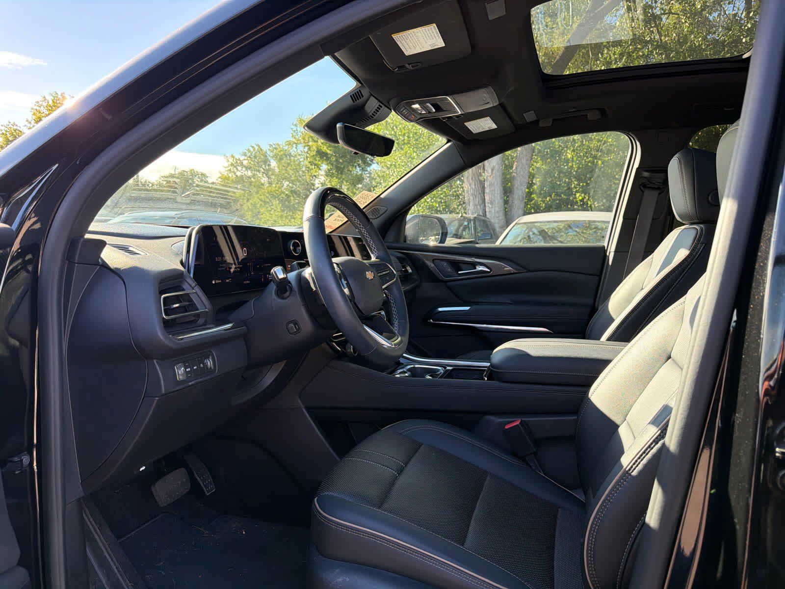 Used 2026 Chevrolet Traverse High Country AWD/4WD image 5