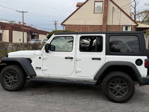 Used 2024 Jeep Wrangler Sport S image 8