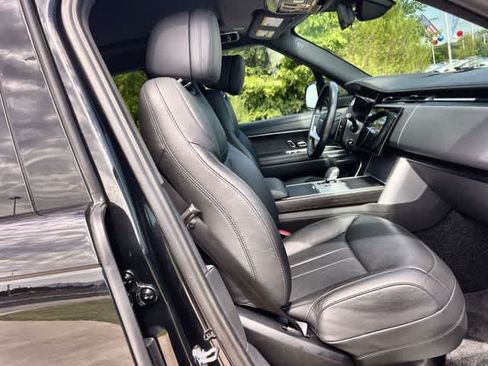 Used 2024 Land Rover Range Rover SE AWD/4WD image 12