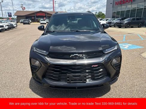 Used 2023 Chevrolet TrailBlazer RS AWD/4WD image 2