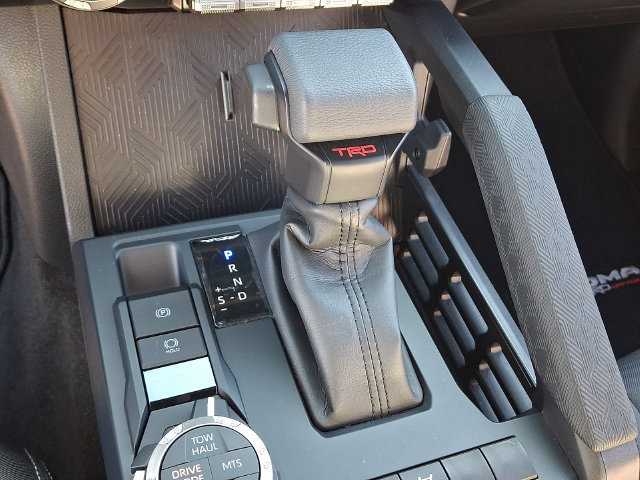 Used 2025 Toyota Tacoma TRD Off-Road AWD/4WD image 11