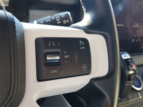 Used 2023 Land Rover Defender 90 X-Dynamic SE image 24