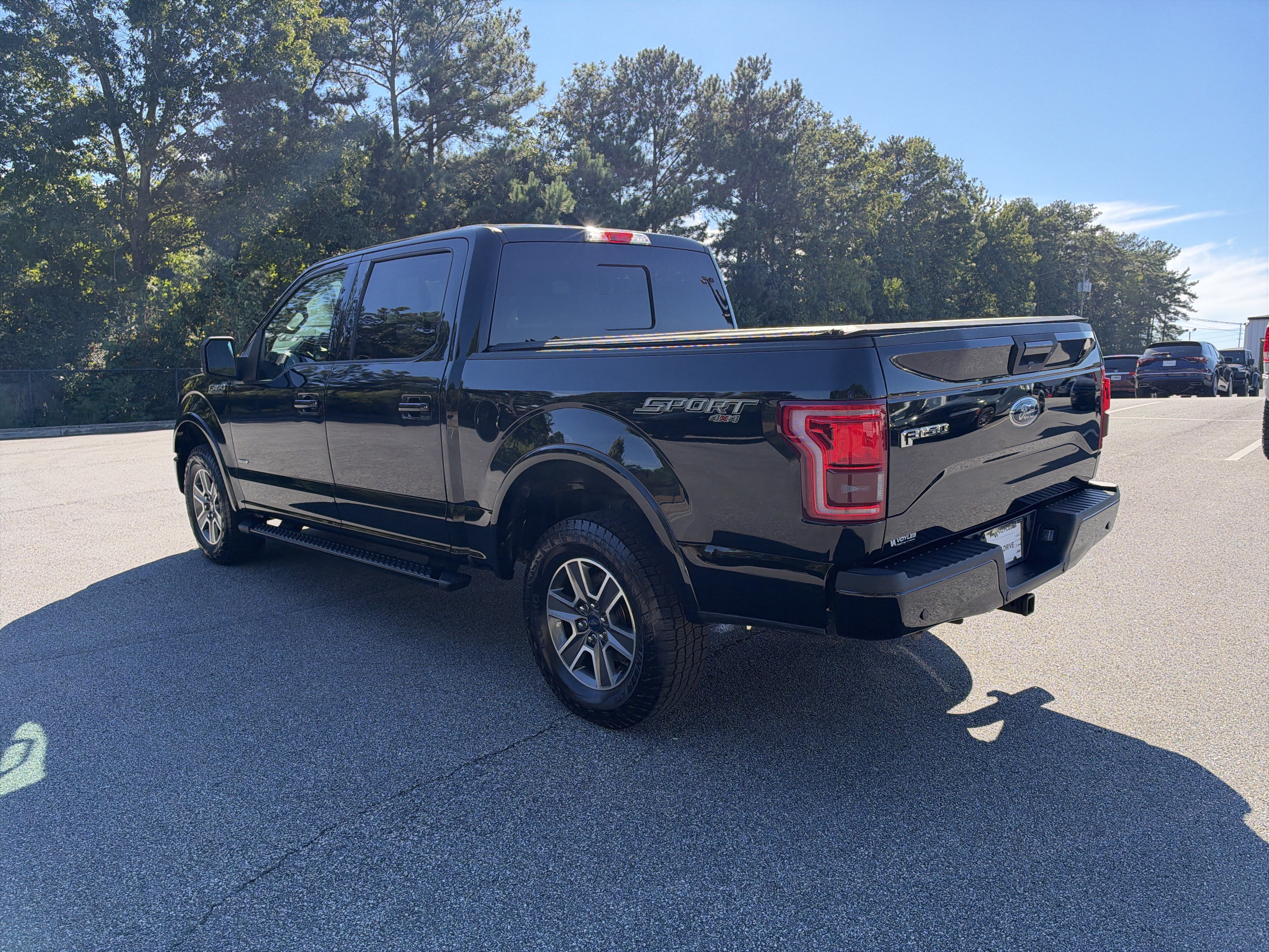 Used 2017 Ford F150 XLT w/ Equipment Group 302A Luxury AWD/4WD image 7