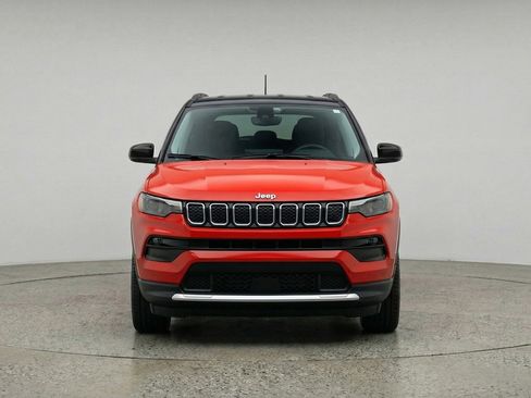 Used 2025 Jeep Compass Limited AWD/4WD image 2