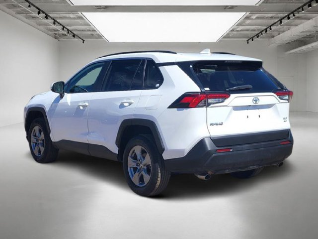 Used 2025 Toyota RAV4 XLE AWD/4WD image 3