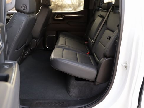 Used 2025 GMC Sierra 1500 SLT image 26