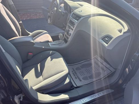 Used 2009 Chevrolet Malibu LS image 8
