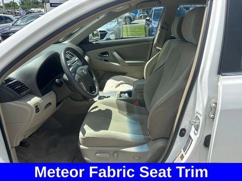 Used 2009 Toyota Camry LE FWD image 12