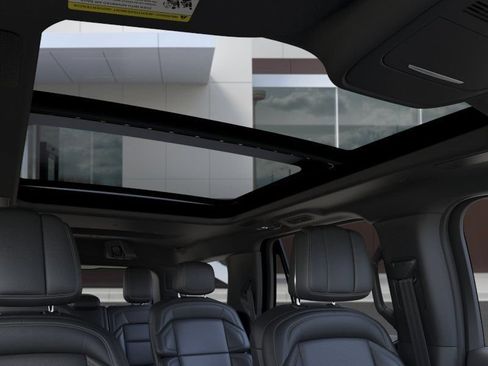 New 2026 Lincoln Navigator Reserve w/ Jet Appearance Package AWD/4WD image 22