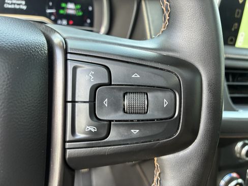 Used 2023 GMC Yukon XL AT4 w/ AT4 Premium Plus Package AWD/4WD image 31