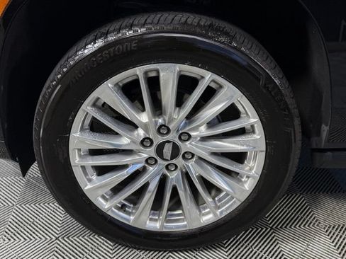 Certified 2026 Cadillac Escalade Luxury AWD/4WD image 12