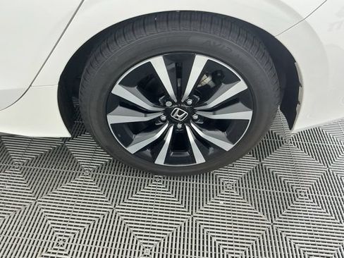 Certified 2023 Honda Civic EX-L image 34