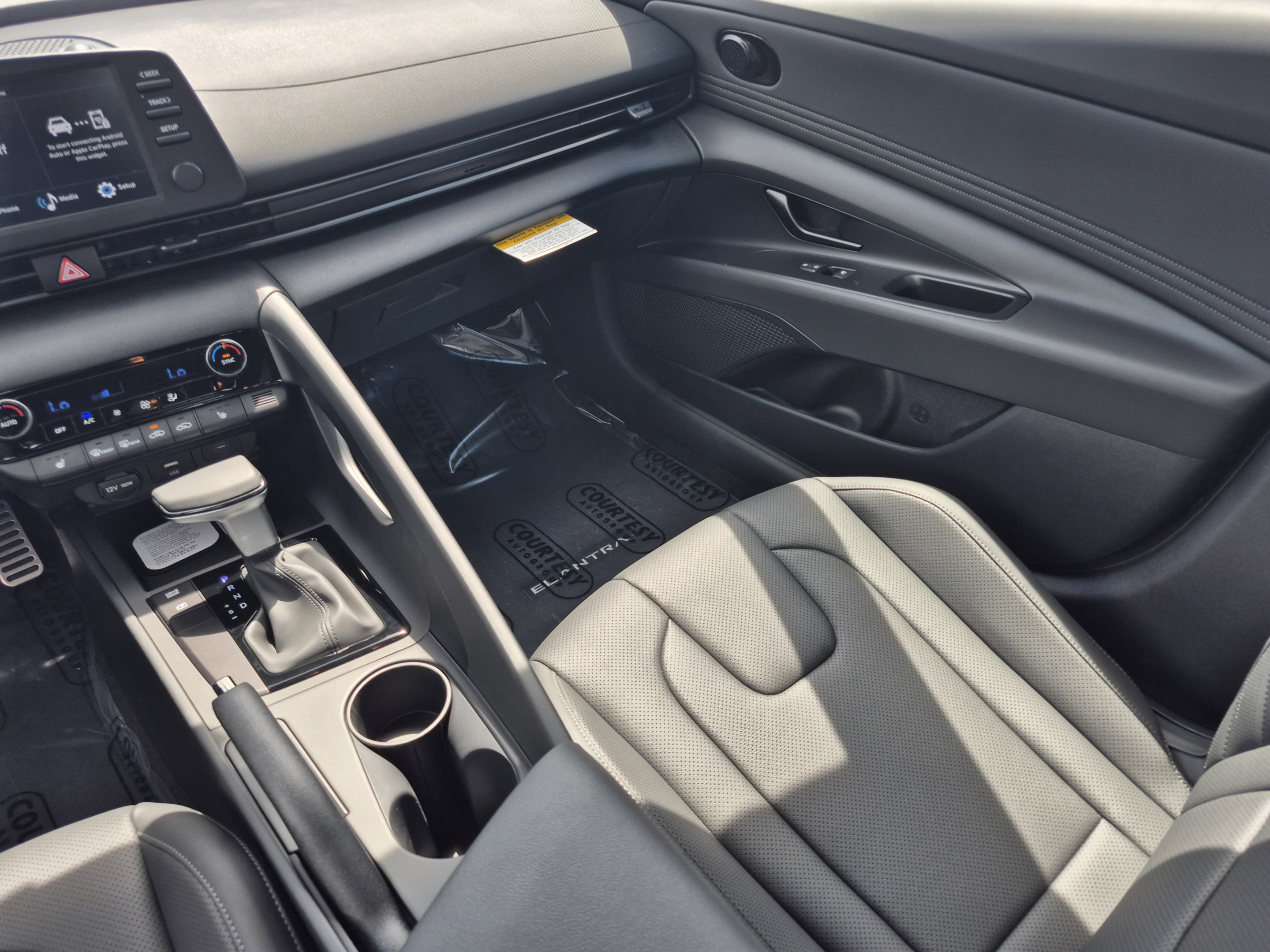 New 2026 Hyundai Elantra SEL Sport FWD image 12