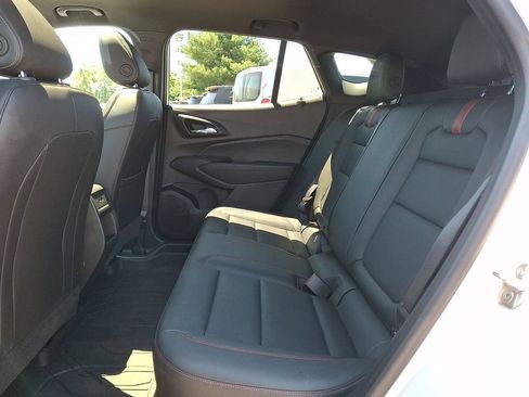 Certified 2024 Chevrolet Trax RS w/ Sunroof Package FWD image 14