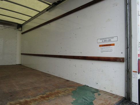 Used 2021 GMC Savana 3500 Extended w/ Power Convenience Package image 17