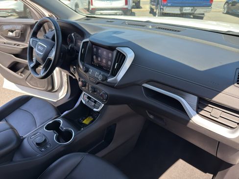 Used 2023 GMC Terrain SLT image 30