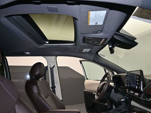 Certified 2023 Toyota Sienna Platinum image 35