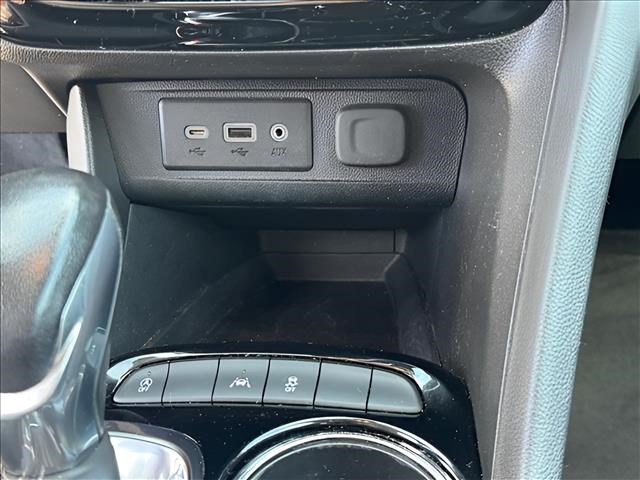 Used 2023 Buick Encore GX Select FWD image 23