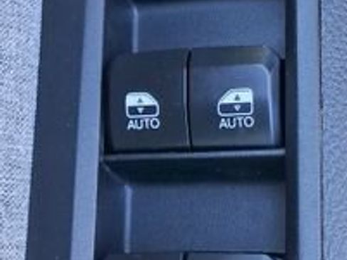 Used 2024 Jeep Compass Latitude AWD/4WD image 10