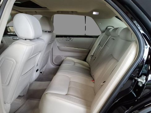Used 2008 Cadillac DTS w/ Sun And Sound Package FWD image 9