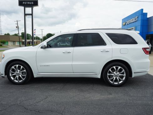 Used 2017 Dodge Durango Citadel w/ Premium Entertainment Group RWD image 2
