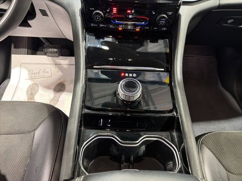 Used 2023 Jeep Grand Cherokee Altitude image 17