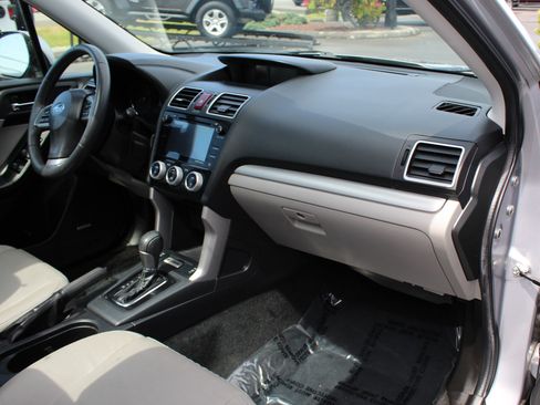 Used 2016 Subaru Forester 2.5i Touring w/ Eyesight & Navigation System AWD/4WD image 19