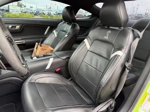 Used 2020 Ford Mustang Shelby GT500 w/ Technology Package RWD image 5