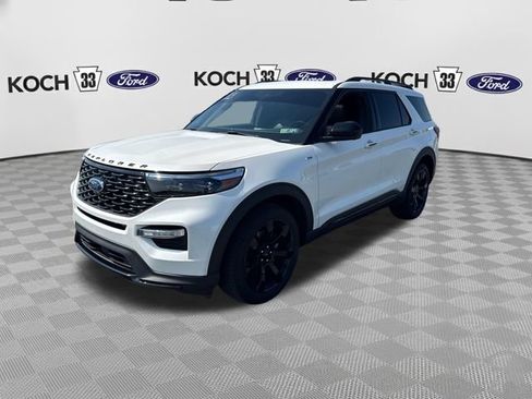Used 2023 Ford Explorer ST-Line AWD/4WD image 3