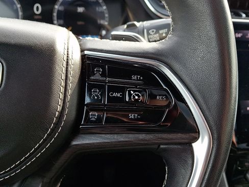 Used 2022 Jeep Grand Cherokee Overland image 22