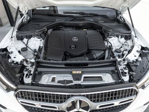 Used 2025 Mercedes-Benz GLC 300 4MATIC image 15