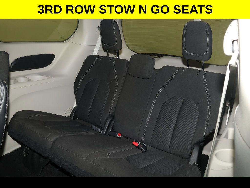 Used 2023 Chrysler Voyager LX FWD image 10