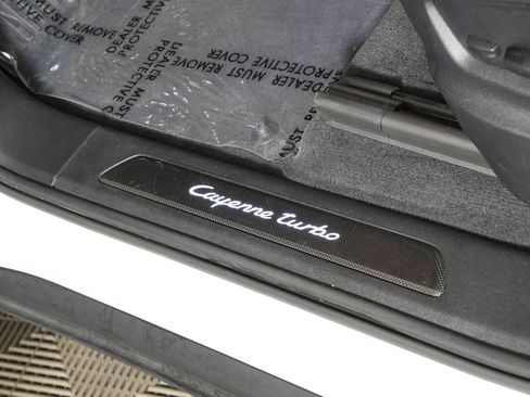 Certified 2023 Porsche Cayenne Turbo AWD/4WD image 21