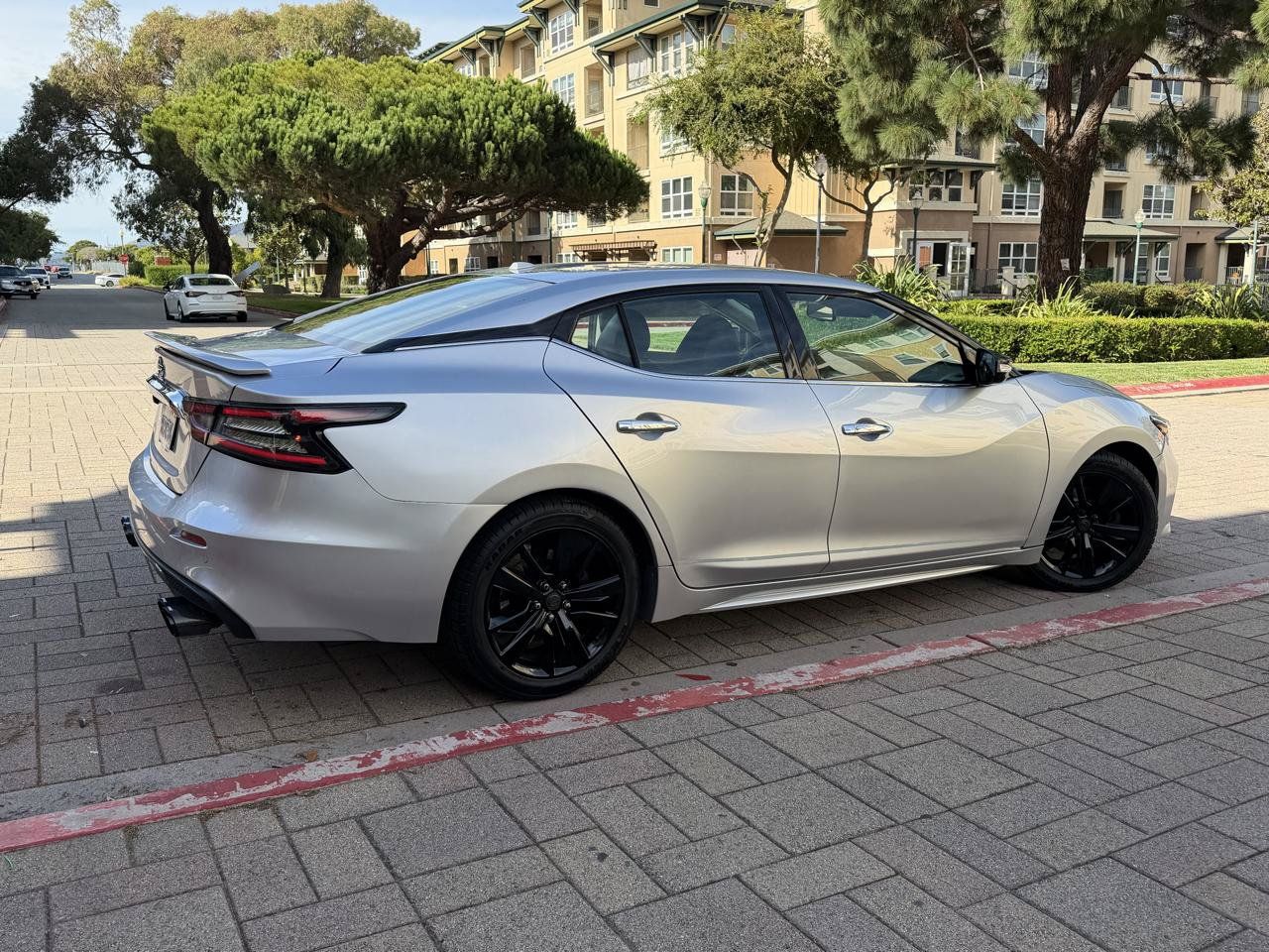 Used 2022 Nissan Maxima SV w/ Floor Mat Group FWD image 2