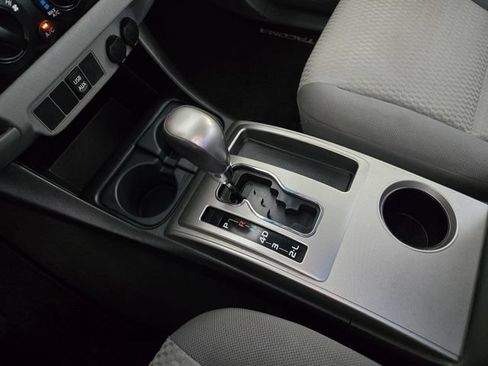 Used 2015 Toyota Tacoma PreRunner w/ SR5 Package RWD image 21
