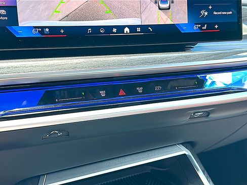 New 2024 BMW i7 xDrive60 w/ Executive Package AWD/4WD image 24
