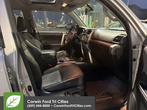 Used 2015 Toyota 4Runner 4WD image 5