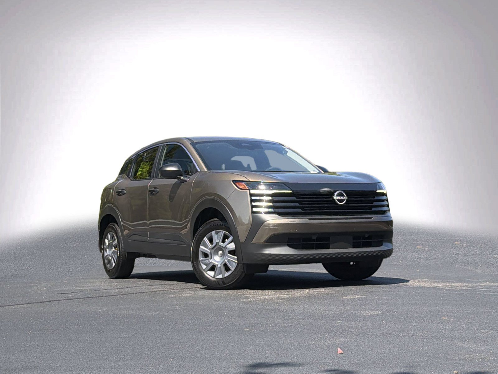 Used 2025 Nissan Kicks S FWD image 2
