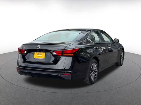 Used 2025 Nissan Altima 2.5 SV image 14