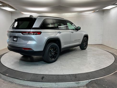 New 2026 Jeep Grand Cherokee Altitude AWD/4WD image 5