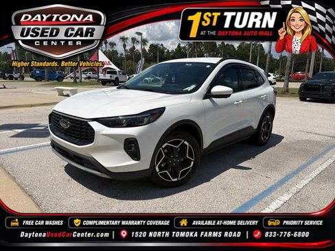 Used 2025 Ford Escape Platinum w/ Premium Technology Package FWD image 1