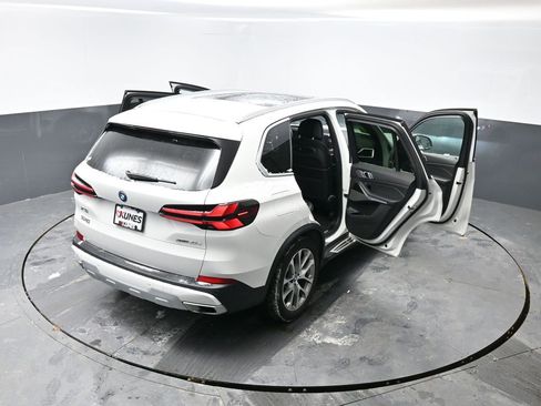 Used 2025 BMW X5 xDrive50e image 55
