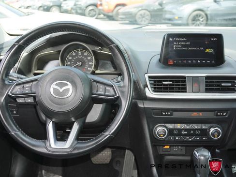 Used 2018 MAZDA MAZDA3 Touring FWD image 29