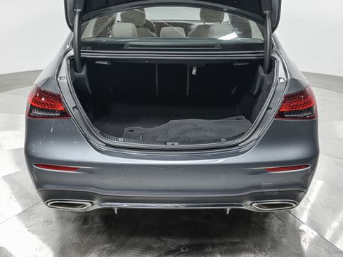 Used 2022 Mercedes-Benz E 350 4MATIC Sedan image 6