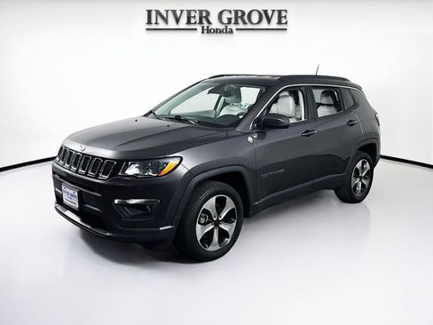 Used 2017 Jeep Compass Latitude w/ Popular Equipment Group AWD/4WD image 1